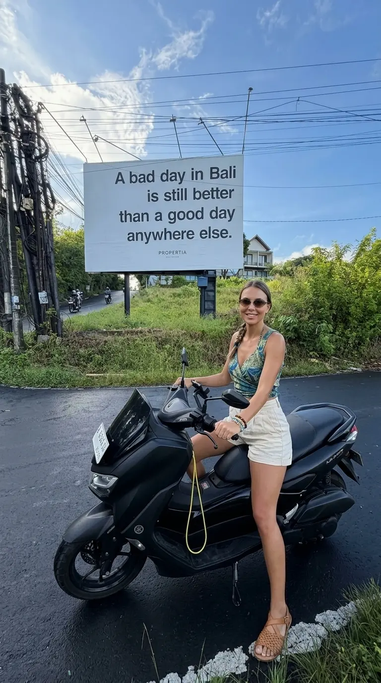 Pelanggan motoranbali bersama motor sewaan, foto 7