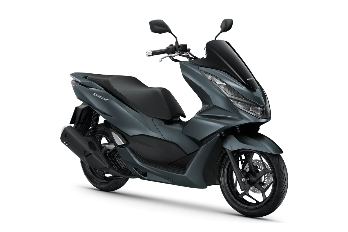 Honda PCX 160 warna abu-abu, tampak depan samping