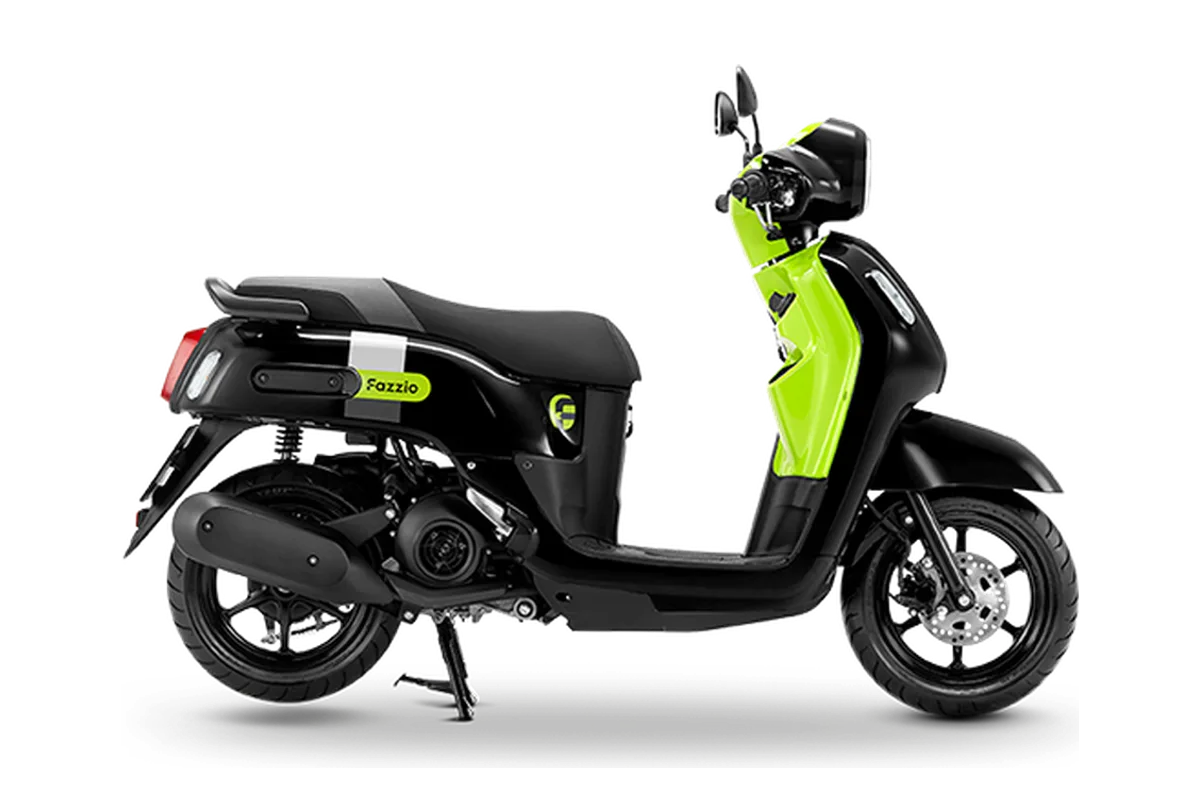Yamaha Fazzio warna hitam dan hijau limau, tampak samping